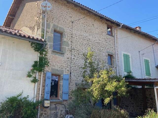 Maison de bourg de 4 pièces principales — photo du bien