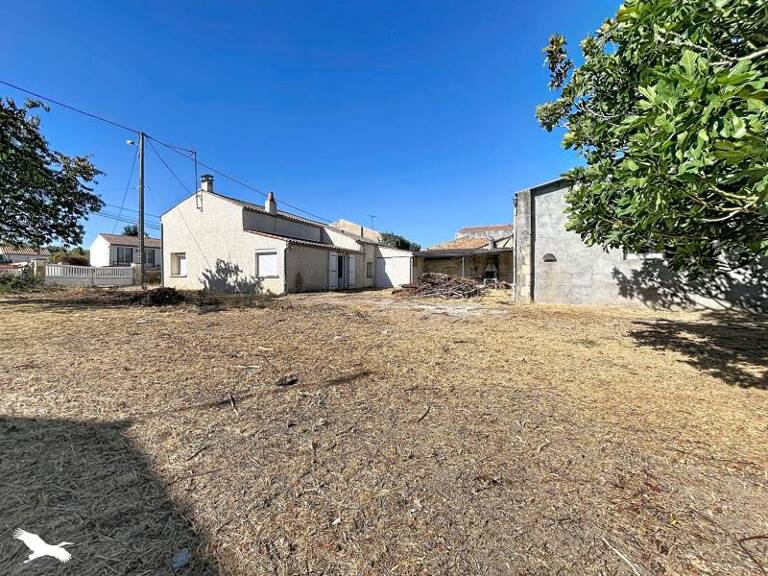 Maison en pierre de 4 pièces principales — photo 1