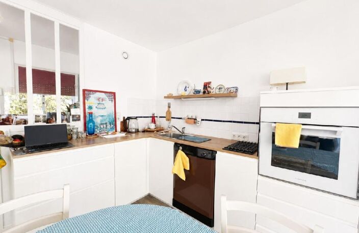 Joli T2 lumineux de 49 m², au 3ème et dernier étage, avec cave — photo 3