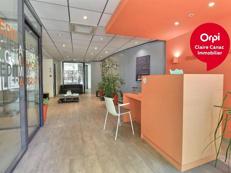 Bien Commercial À Louer — photo 1