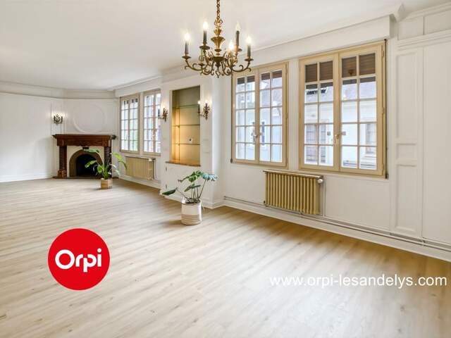 Appartement en duplex T5 - Centre Ville Les Andelys - Commerces aux pieds — photo du bien