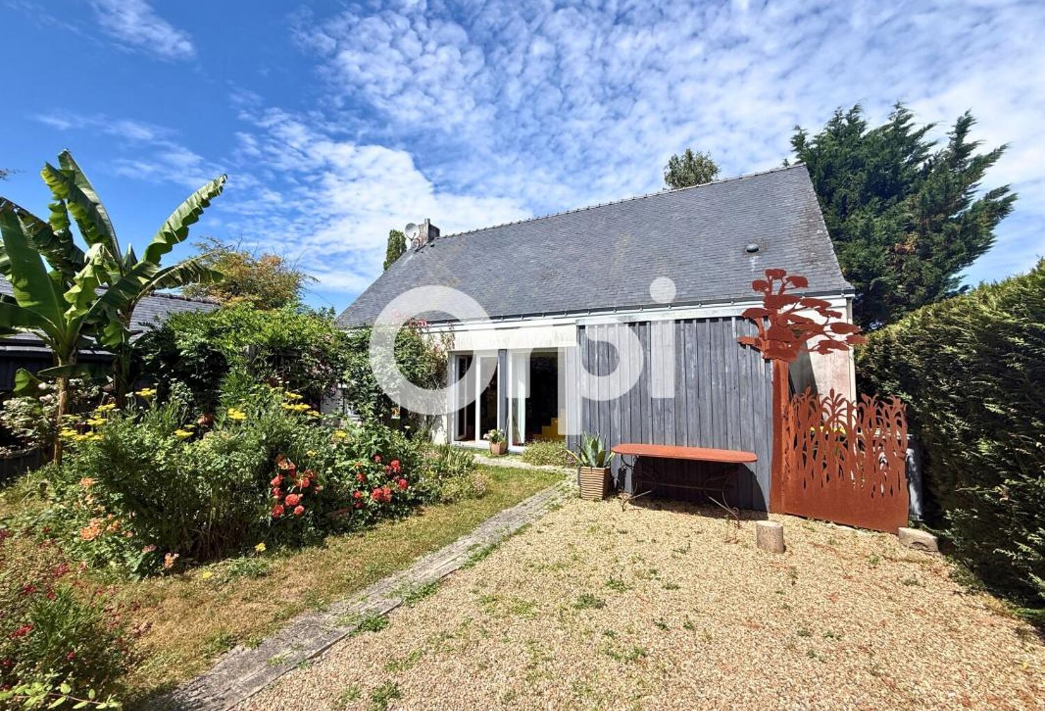 GUÉRANDE – AU CALME D’UN HAMEAU, UNE MAISON ATYPIQUE PLEINE DE CHARME ! — photo 1