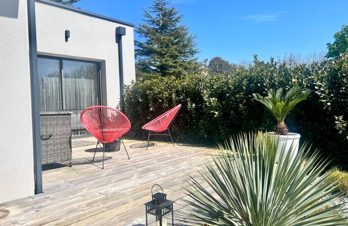 LA TURBALLE-MAISON CONTEMPORAINE 6P DE 176M2-PISCINE-GARAGE 40M2-JARDIN-SUR TERRAIN DE 720M2 — photo 4