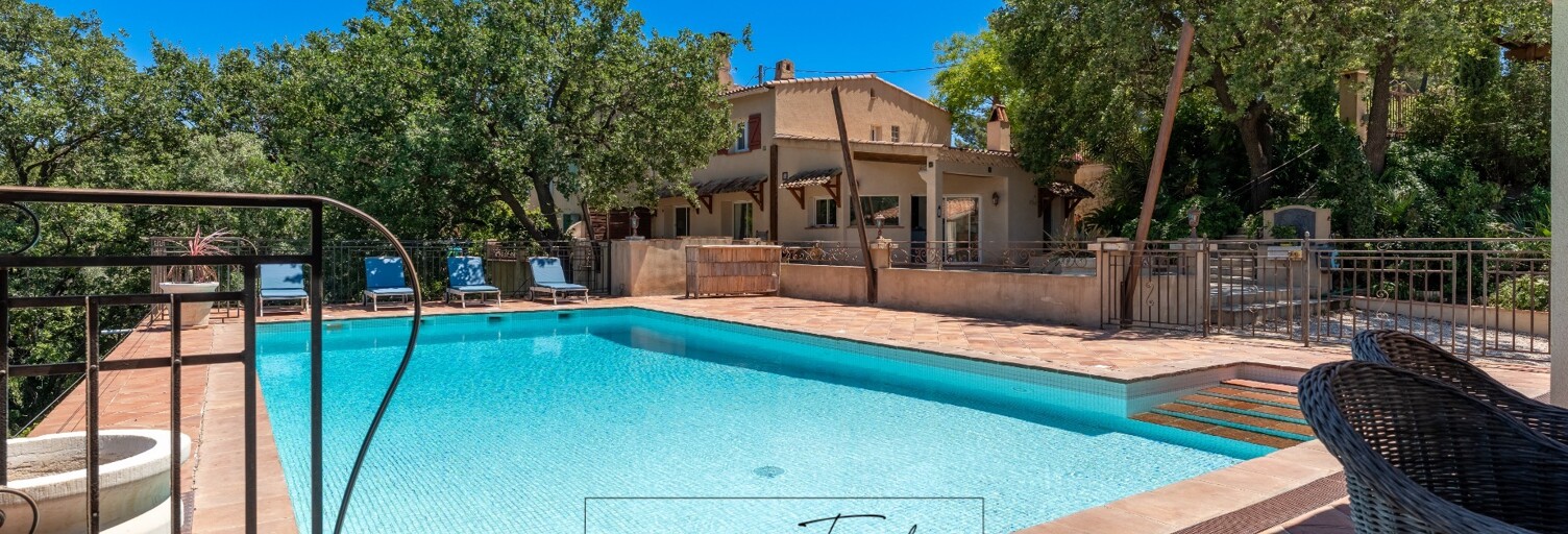 Maison 8 Pièces 200 m² à vendre à La Cadière-d'Azur (83740)