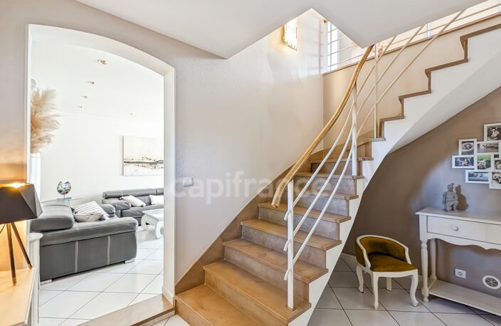 À 5 minutes de Chalon-sur-Saône (71) ​Superbe Villa de 223.59m² double garage et dépendance Parc de 1 800 m² Piscine & Pool House ! — photo 4