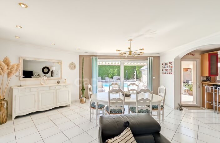 À 5 minutes de Chalon-sur-Saône (71) ​Superbe Villa de 223.59m² double garage et dépendance Parc de 1 800 m² Piscine & Pool House ! — photo 5