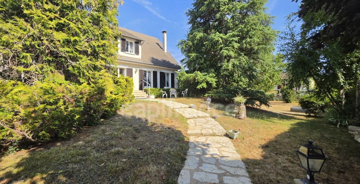 Maison à vendre 11 pièces VILLENEUVE SUR YONNE (89), 6 chambres, jardin 1976 M2 — photo 1
