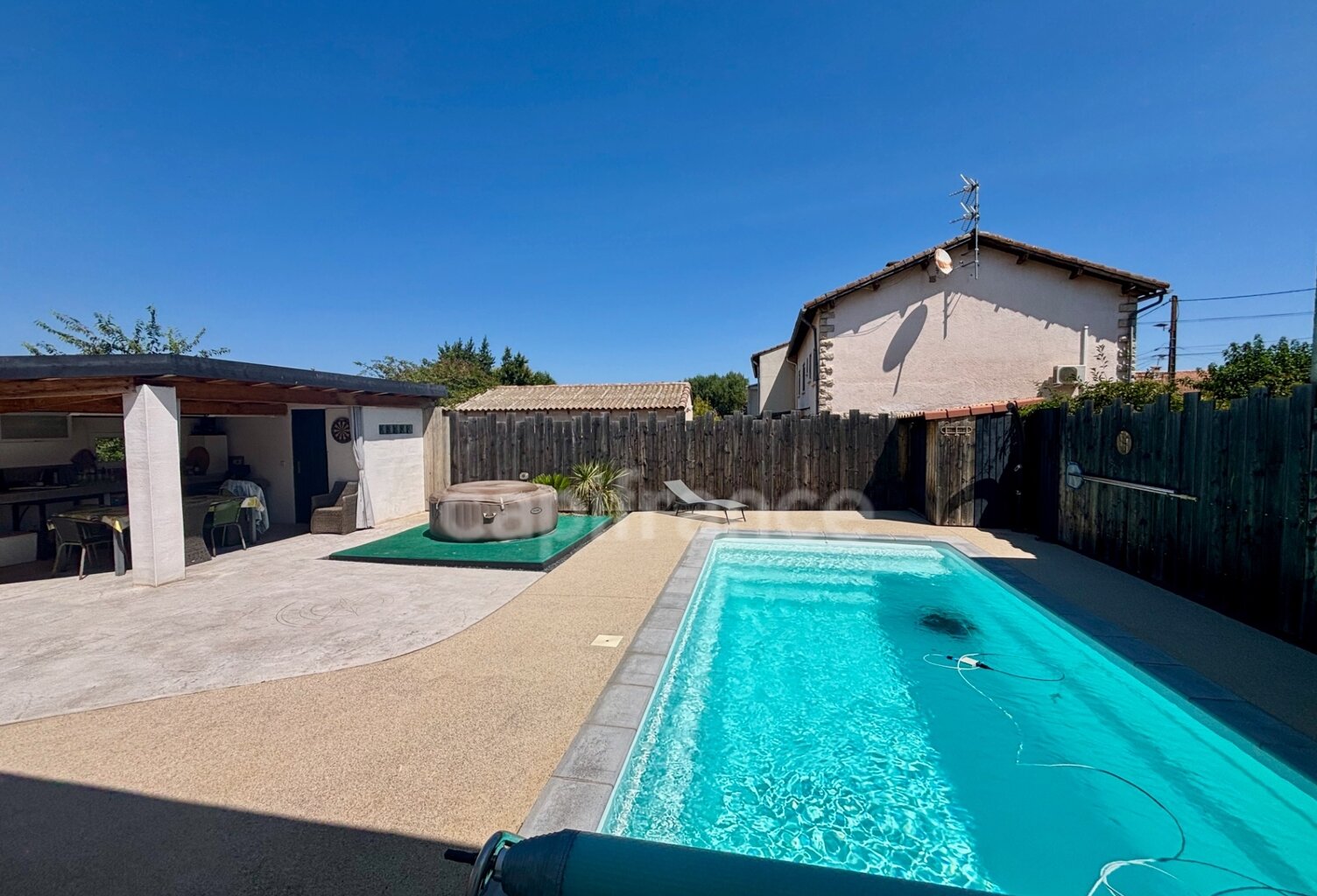POUSSAN(34), À VENDRE MAISON RÉNOVÉE P4, SURFACE TOTALE 168 m2, TERRAIN 552 m2, GARAGE, PISCINE, SECTEUR CALME — photo 1