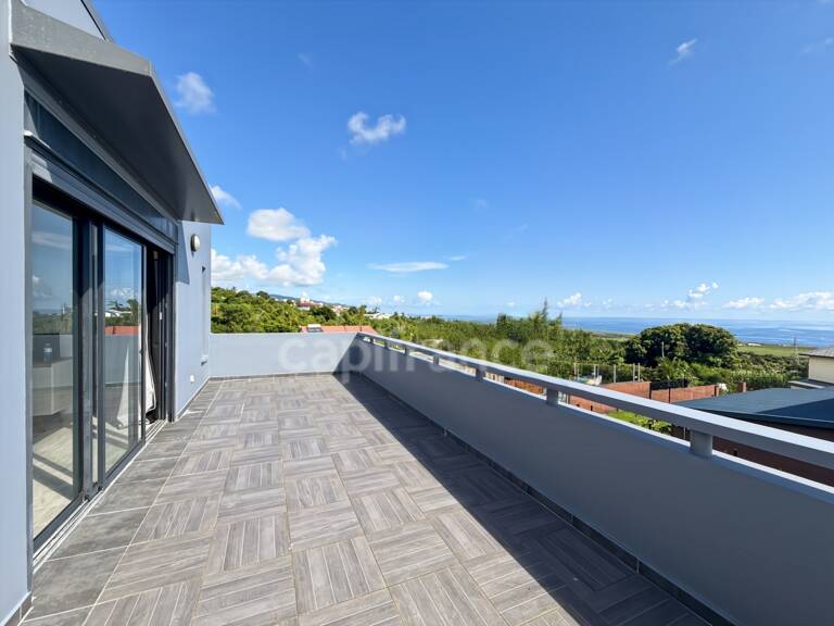 Une maison contemporaine avec vue mer, volumes généreux et cadre de vie privilégié à Sainte-Marie — photo 1