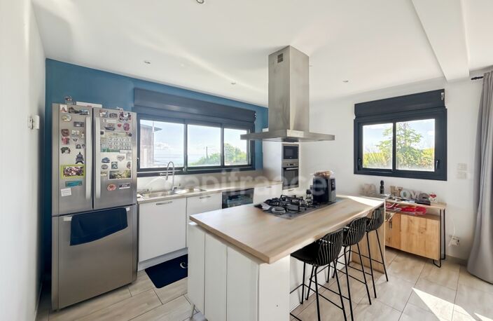 Une maison contemporaine avec vue mer, volumes généreux et cadre de vie privilégié à Sainte-Marie — photo 4