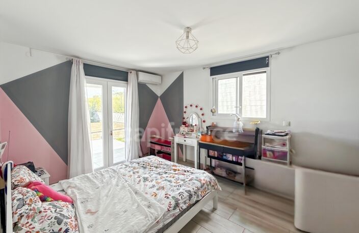 Une maison contemporaine avec vue mer, volumes généreux et cadre de vie privilégié à Sainte-Marie — photo 5
