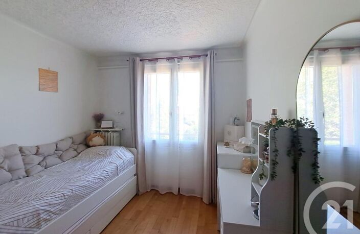 T4 — photo 4
