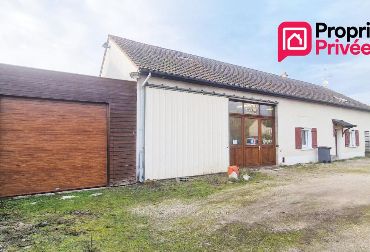 Local commercial/artisanal de 208 m² + Maison 138 m² - 6 pièces - 4 ch - terrasse — photo 1