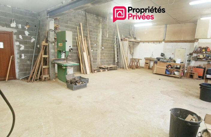 Local commercial/artisanal de 208 m² + Maison 138 m² - 6 pièces - 4 ch - terrasse — photo 2