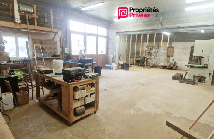 Local commercial/artisanal de 208 m² + Maison 138 m² - 6 pièces - 4 ch - terrasse — photo 3