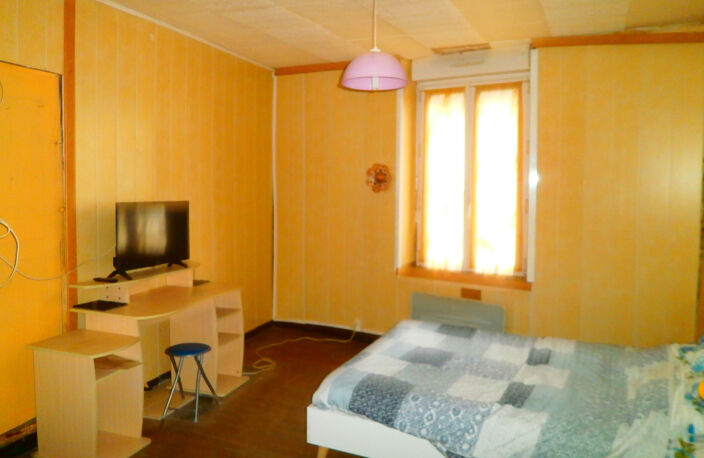 MAISON DE VILLE 6 PIECES HABITABLE + CAVE — photo 4