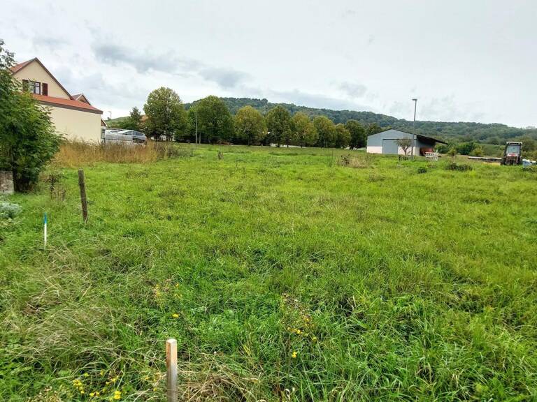 Beau terrain plat constructible de 4.93  ares — photo 1