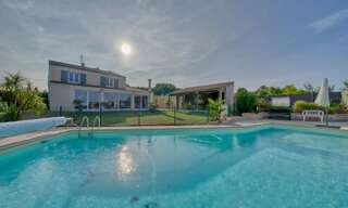 Maison 6 Pièces 217 m² à vendre à Saintes (17100)