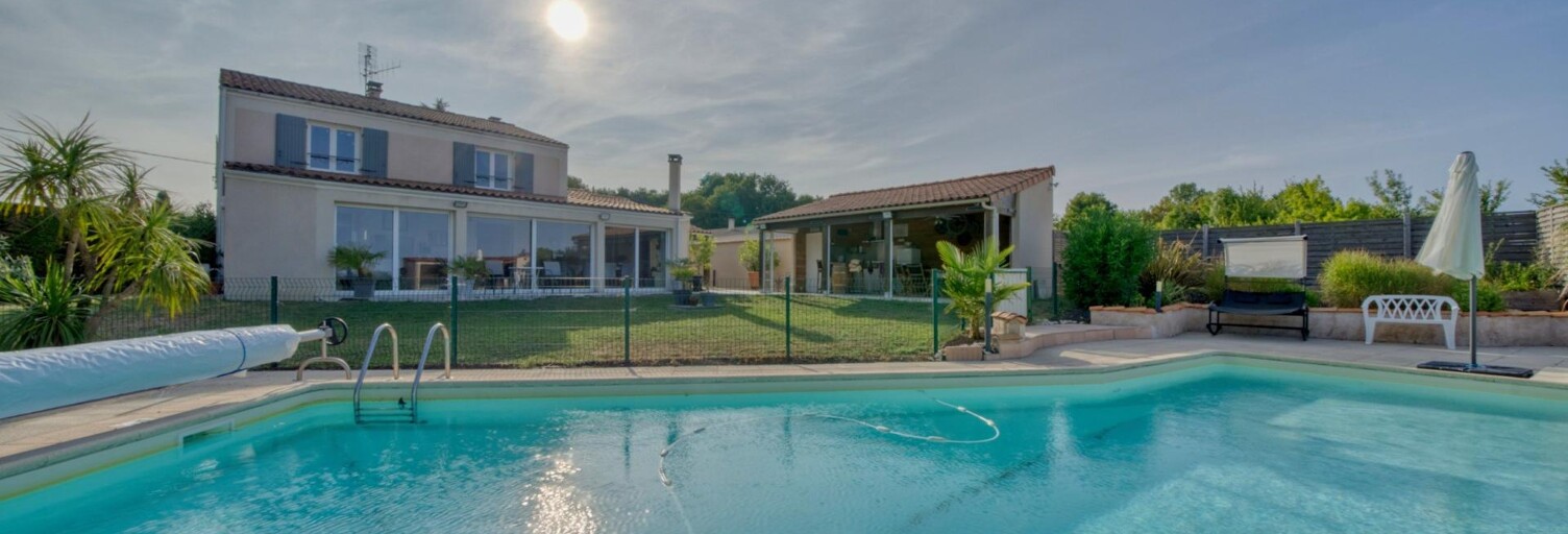 Maison 6 Pièces 217 m² à vendre à Saintes (17100)