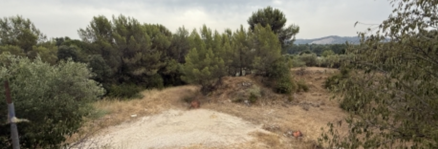 Terrain  1397 m² à vendre à Aramon (30390)