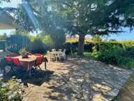 Six Fours les plages, maison individuelle T7 de 130 m2 sur parcelle de 950 m2 avec piscine et garage — photo 2