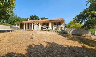 Maison 7 Pièces 154 m² à vendre à Saint-Même-les-Carrières (16720)