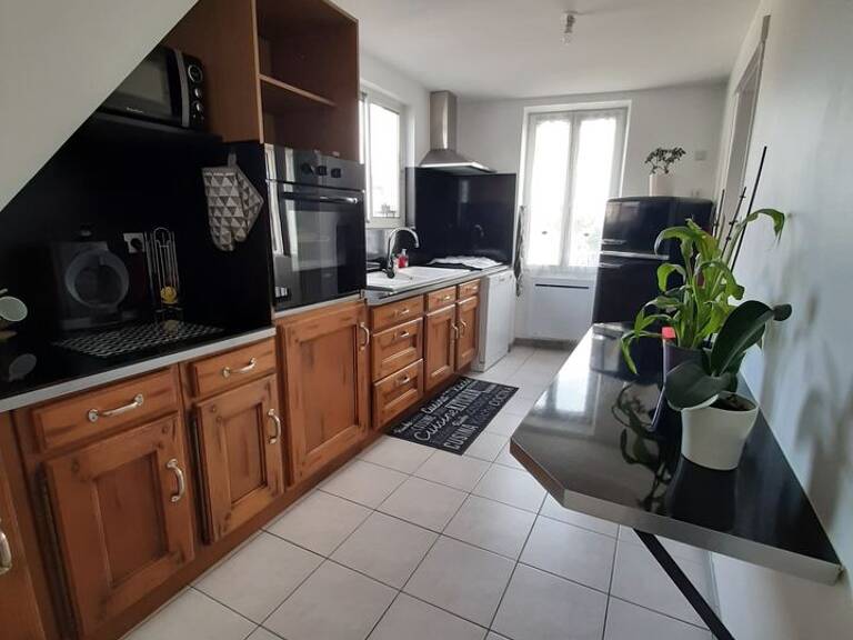 Appartement de 90m2 à louer sur Saint-Même-les-Carrières — photo 1
