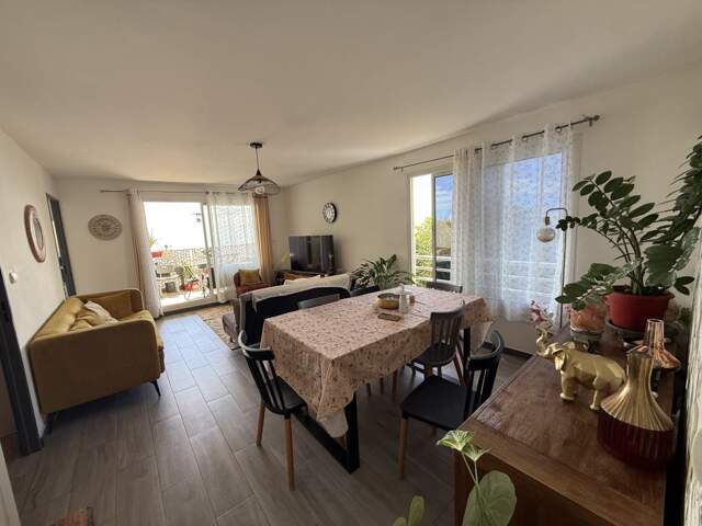 Charmant F3 de 72 m2 plus terrasse 12 m2 vue mer — photo du bien