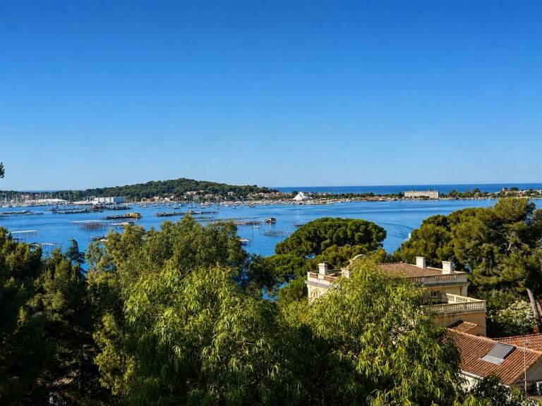 Appartement À Vendre T2  Corniche de Tamaris + Terrasse vue Mer La Seyne sur mer — photo 1