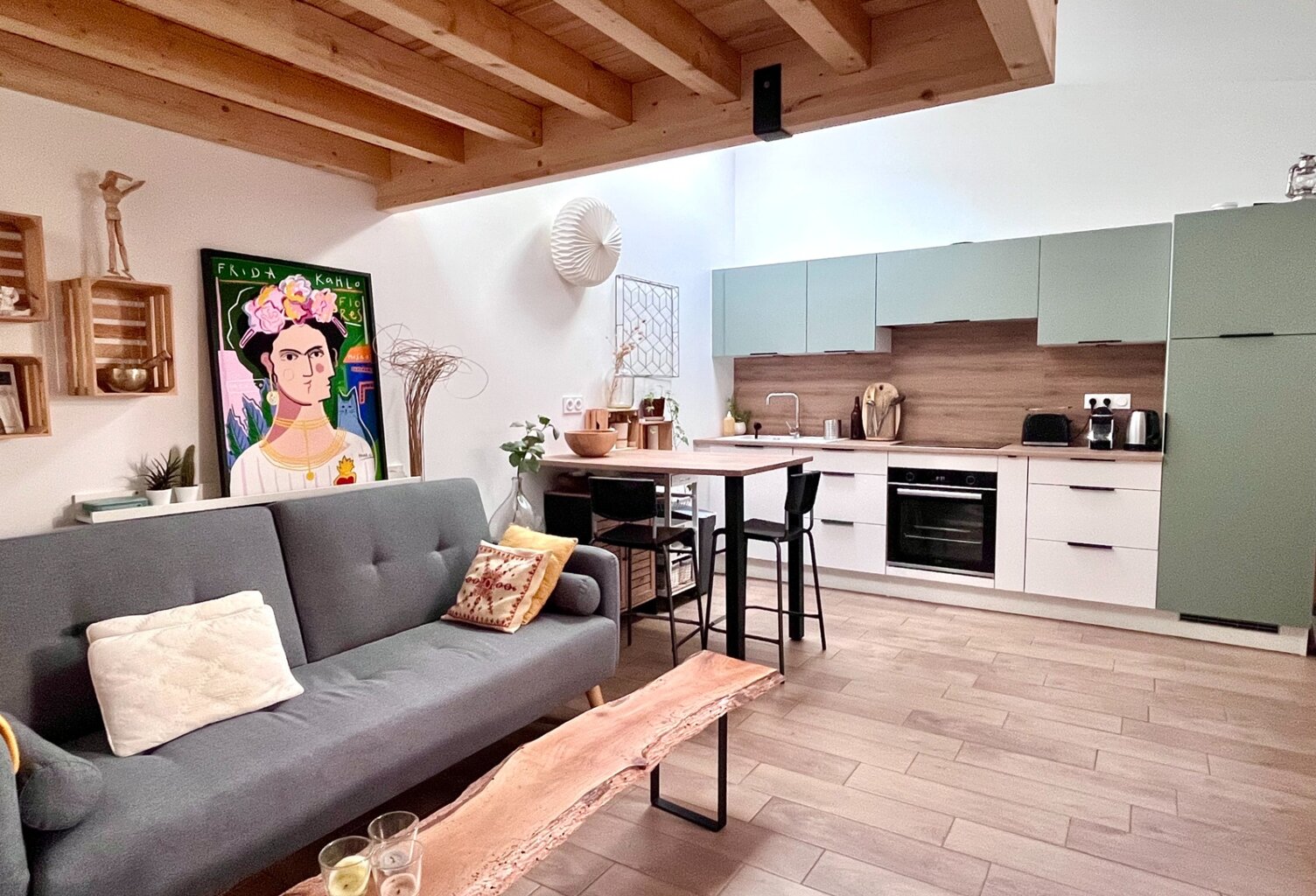 À VENDRE – Appartement rénové avec cour privative – Bordeaux Nansouty — photo 1