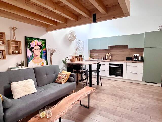 À VENDRE – Appartement rénové avec cour privative – Bordeaux Nansouty — photo du bien