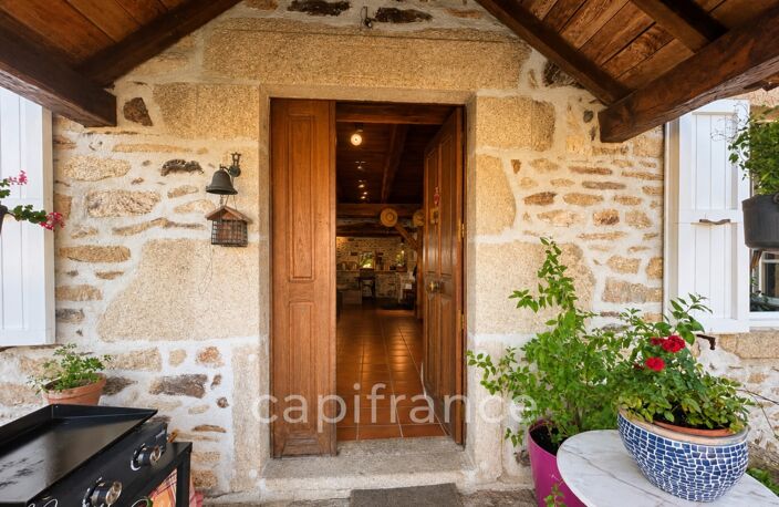 Jolie maison en pierres avec petites dépendances — photo 2