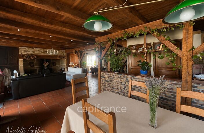 Jolie maison en pierres avec petites dépendances — photo 5