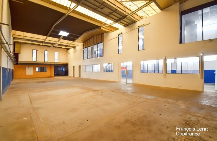 Local/bureau à louer COLOMBES (92)- Bâtiment industriel R+ 1 de 780 m2 et un terrain de 1 300 m2 - Loyer mensuel HT 10 000 € — photo 4