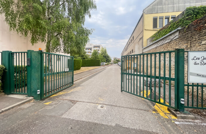 Dijon – Garage fermé de 13 m² dans résidence sécurisée, proche gare — photo 3