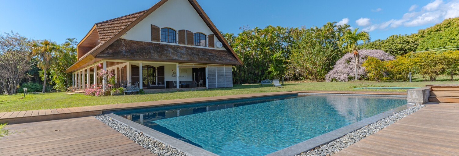 Maison 9 Pièces 365 m² à vendre à Sainte-Marie (97438)