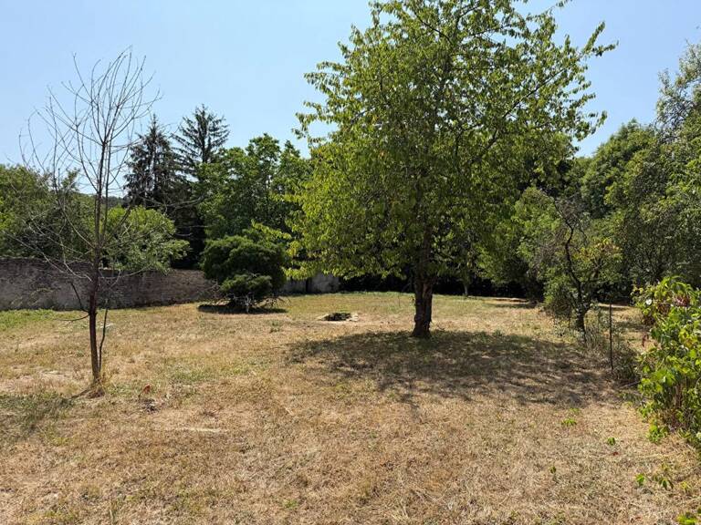 Terrain constructible viabilisé au bord de l'eau — photo 1