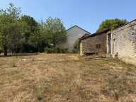 Terrain constructible viabilisé au bord de l'eau — photo 3