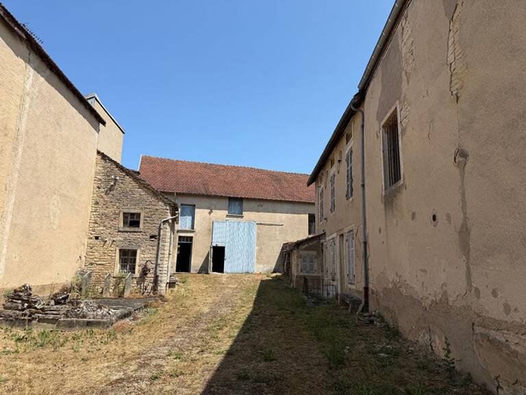 Maison ancienne de 138 m2 avec dépendances — photo 1