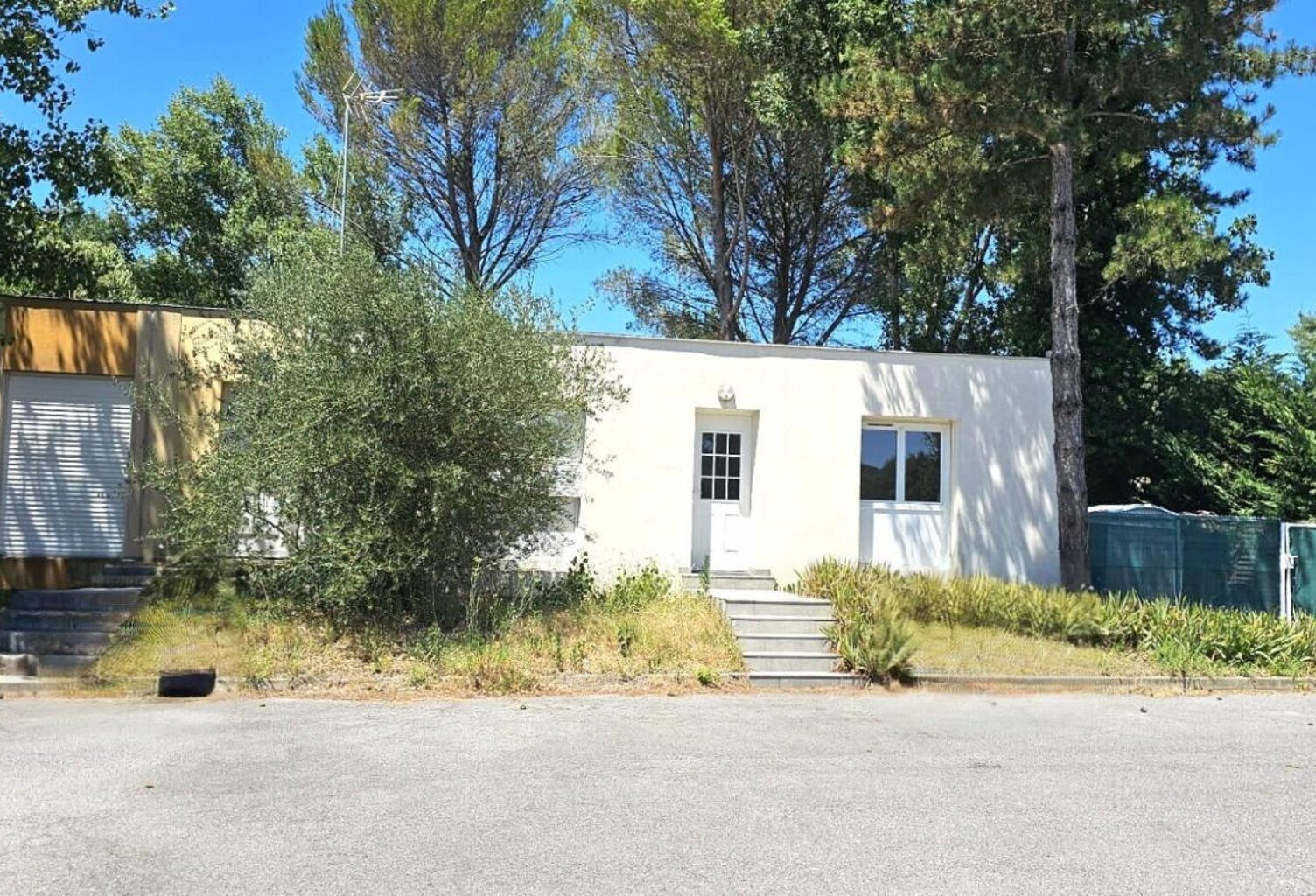 ENSEMBLE IMMOBILIER DE 3 HABITATIONS  LOUEES  à BRIGNON (GARD) — photo 1