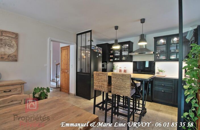 GRAVESON - Idéal PROFESSIONNEL. Maison avec HANGAR , Studio, piscine, jardin + de 2000 m² — photo 5