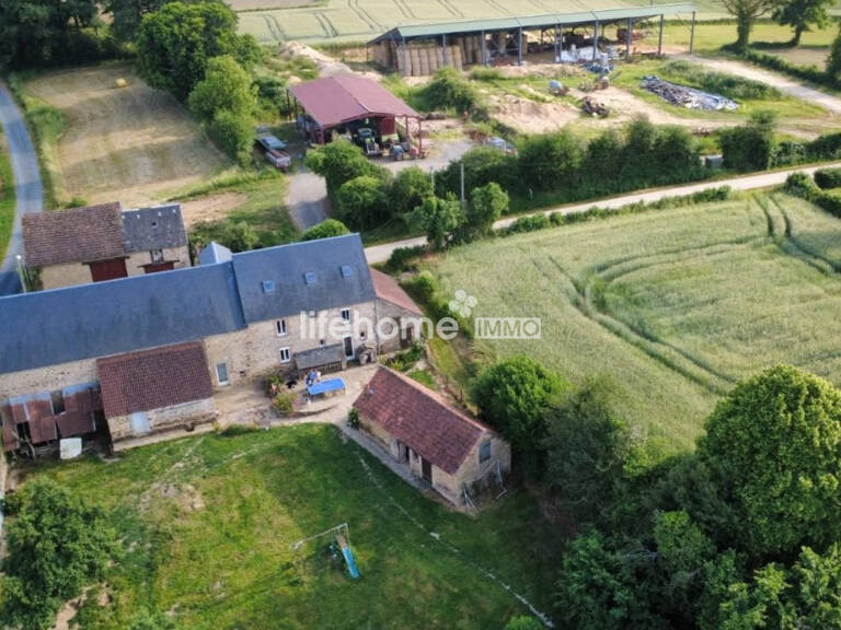 Corps de ferme en pierres, rénové avec dépendances et fort po — photo 1
