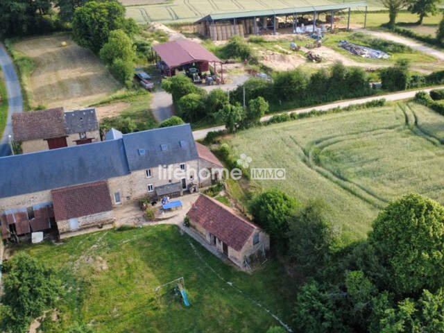 Corps de ferme en pierres, rénové avec dépendances et fort po — photo du bien
