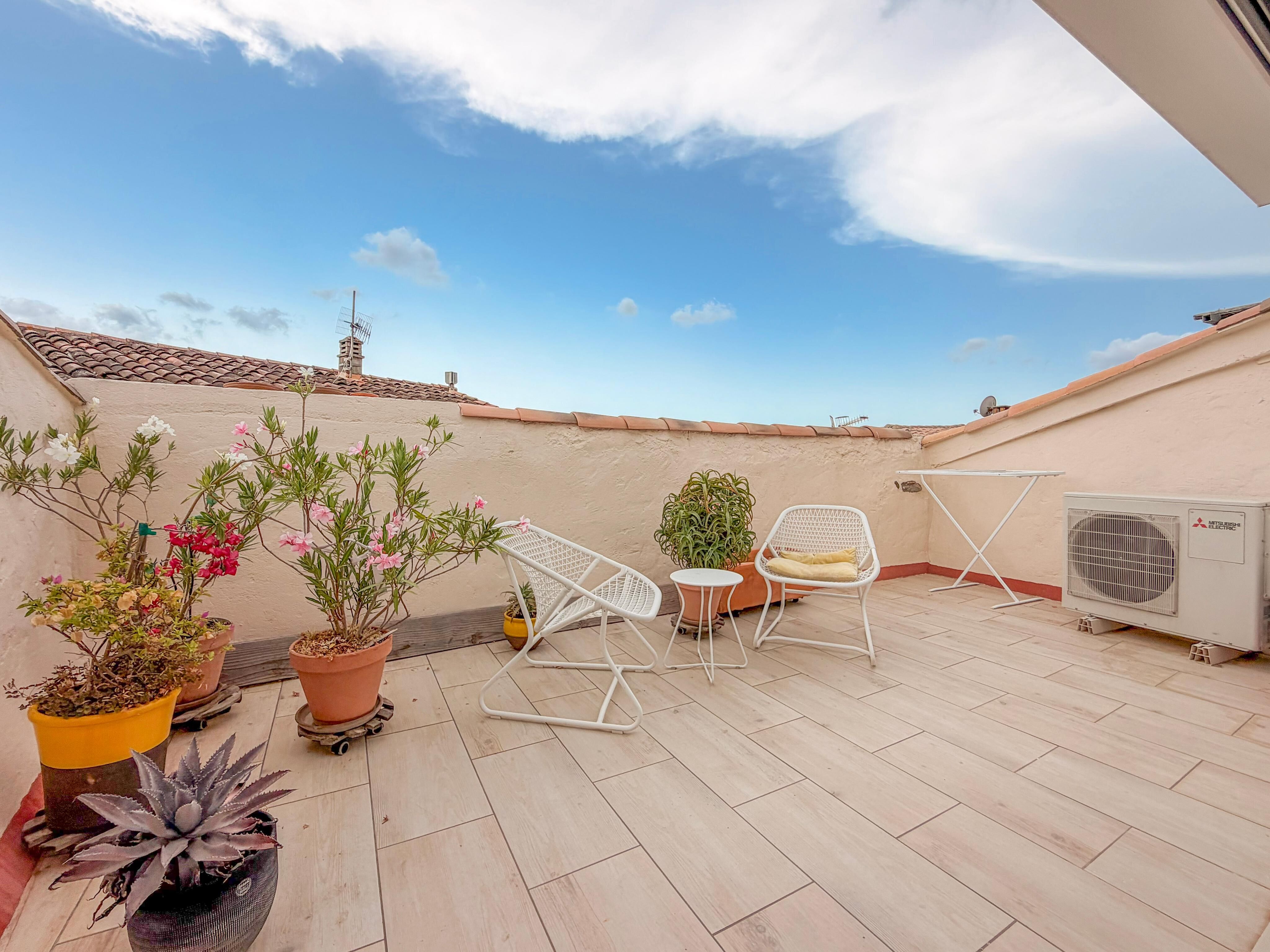 Maison de village rénovée avec terrasse tropézienne au cœur de Pierrefeu-du-Var