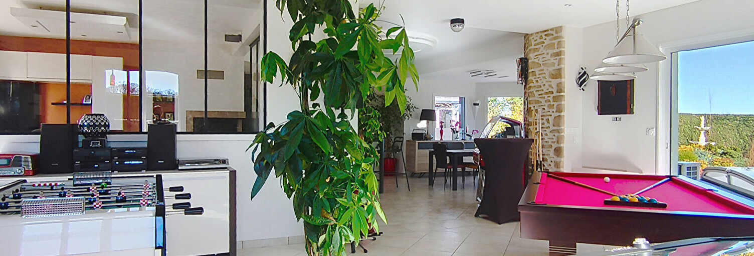 Maison 8 Pièces 257 m² à vendre à Erbrée (35500)