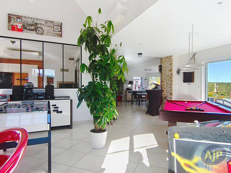 VITRE EN CAMPAGNE Maison  8 pièce(s) 257.84 m2 — photo 1