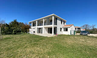 Maison 5 Pièces 144 m² à louer à Aix-en-Provence (13540)