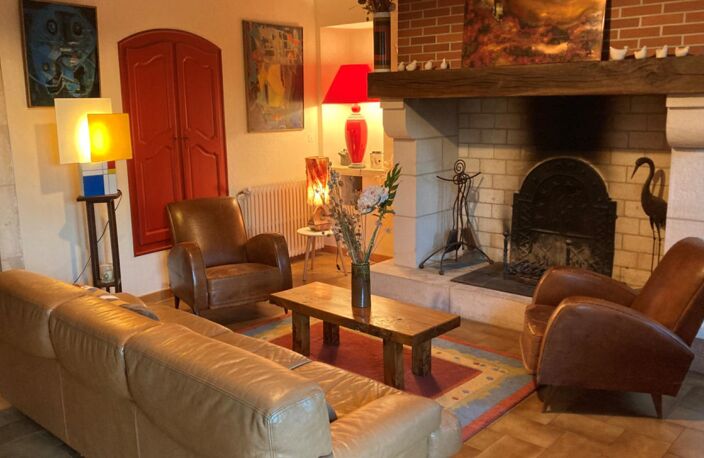Propriété en pierre avec dépendances — photo 2