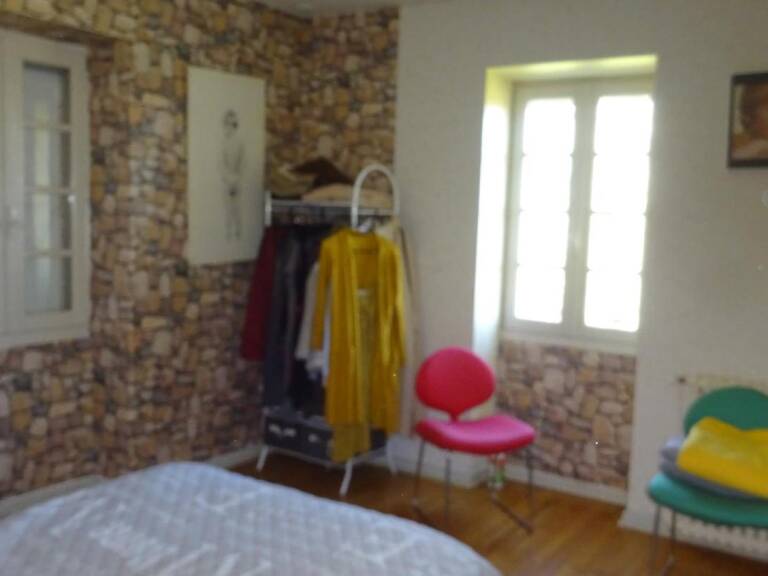 Propriété en pierre avec dépendances — photo 1