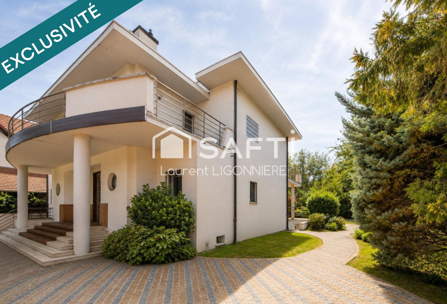 Villa d'architecte avec piscine intérieure de 320 m2 — photo 1